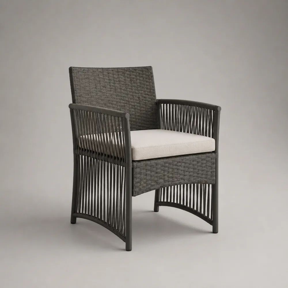 Poltrona da giardino con braccioli in rattan PE grigio antracite e cuscino beige chiaro, 59 x 62 x 87 cm