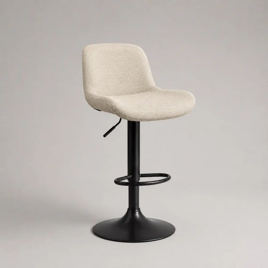 Sgabello da bar girevole regolabile in tessuto bouclé crema con base in acciaio nero, 48 x 50 x 85-105 cm
